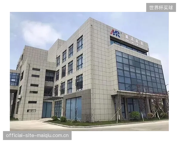 维修区地坪的防渗透与抗腐蚀测试不再仅关乎安全,其环保配方与长寿命周期正成为赛车场申请LEED绿色建筑认证的新焦点 维修区地坪的防渗透与抗腐蚀测试不再仅关乎安全,其环保配方与长寿命周期正成为赛车场申请LEED绿色建筑认证的新焦点